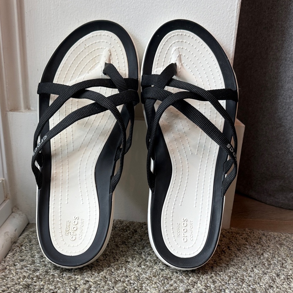 CROCS Women's Black and White Swiftwater Sandal